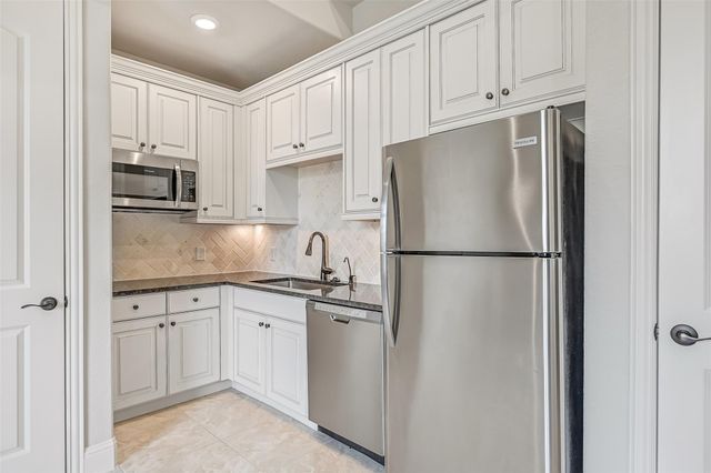 1640 Longwood Glen Lane, Friendswood, TX 77546