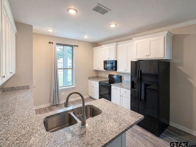 252 Oak Valley, Gilmer, TX 75645