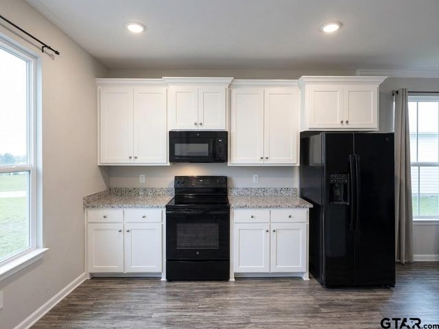 252 Oak Valley, Gilmer, TX 75645