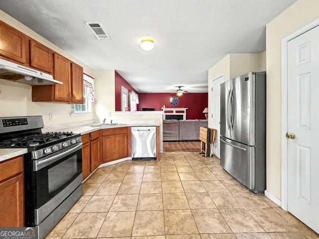 4041 Smithfield Trail, Ellenwood, GA 30294