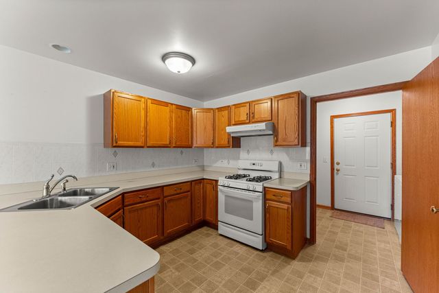 855 Yorkshire Terrace, Crete, IL 60417