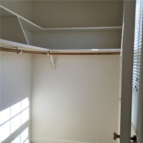 621 Lake DR, Virginia Beach, VA 23451
