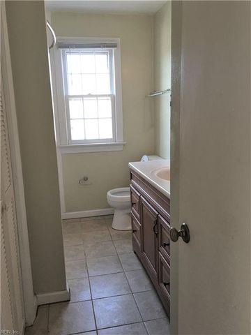 621 Lake DR, Virginia Beach, VA 23451
