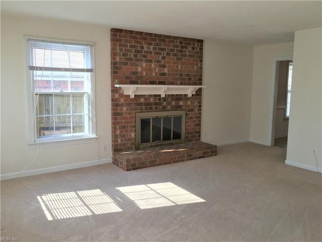 621 Lake DR, Virginia Beach, VA 23451
