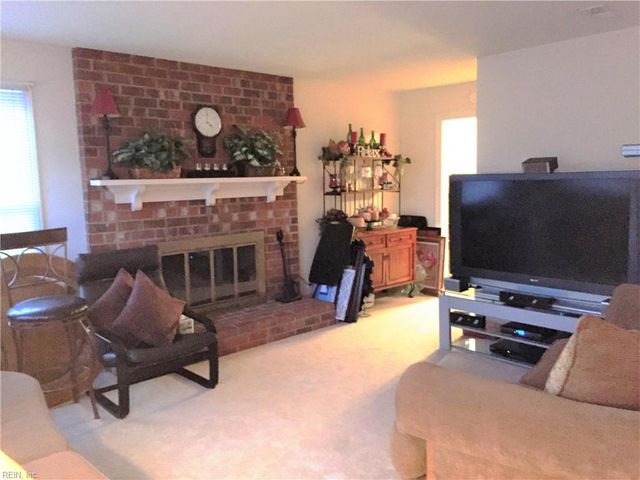 621 Lake DR, Virginia Beach, VA 23451
