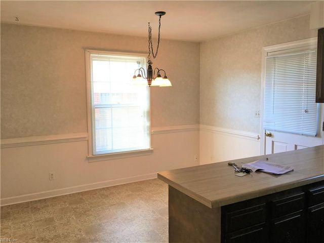 621 Lake DR, Virginia Beach, VA 23451
