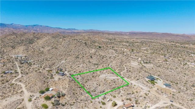 56643 Plaza Del Amigo, Yucca Valley, CA 92284
