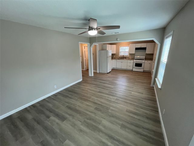 2546 Searcy Drive, Dallas, TX 75211