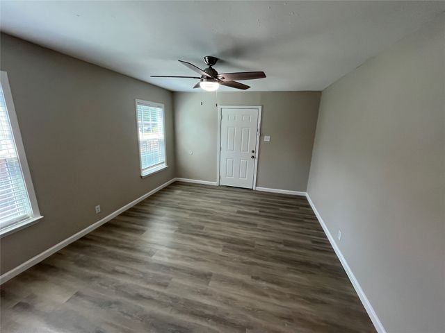 2546 Searcy Drive, Dallas, TX 75211