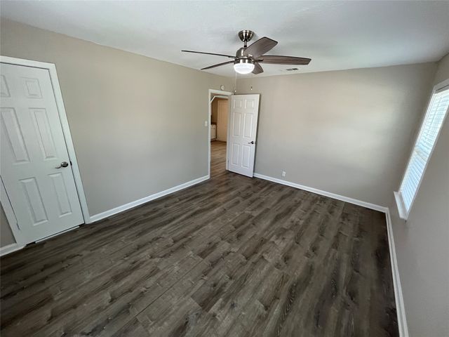 2546 Searcy Drive, Dallas, TX 75211