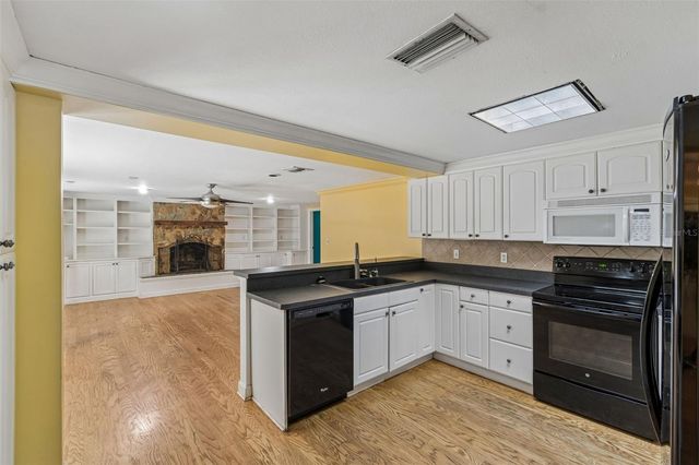 608 KRAZY LANE, Lutz, FL 33548