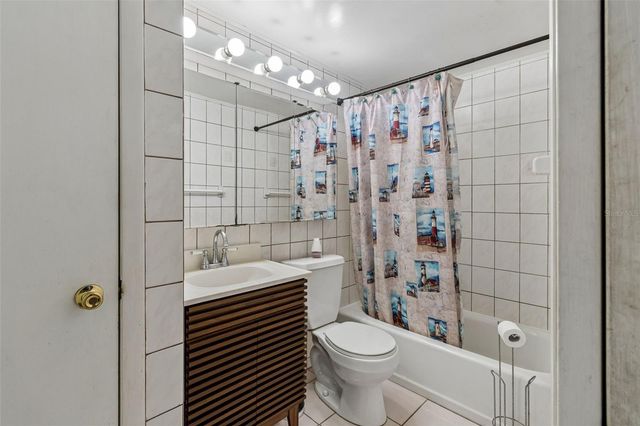 608 KRAZY LANE, Lutz, FL 33548