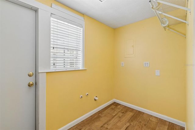 608 KRAZY LANE, Lutz, FL 33548