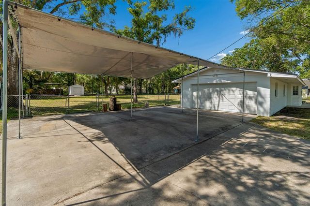608 KRAZY LANE, Lutz, FL 33548