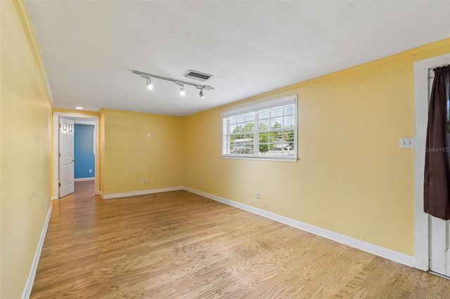 608 KRAZY LANE, Lutz, FL 33548