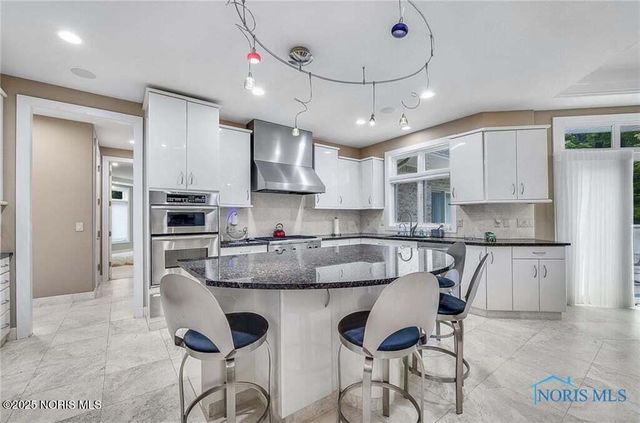 4226 Corey Road, Toledo, OH 43623