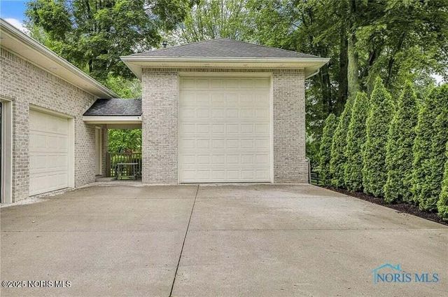 4226 Corey Road, Toledo, OH 43623