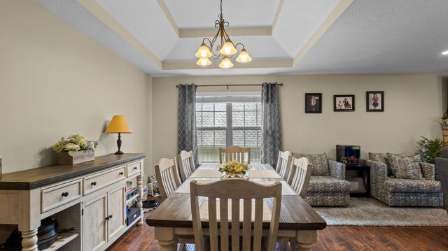 1157 S Maple Grove Avenue, Springfield, MO 65804