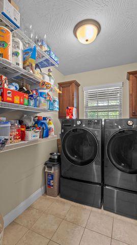1157 S Maple Grove Avenue, Springfield, MO 65804
