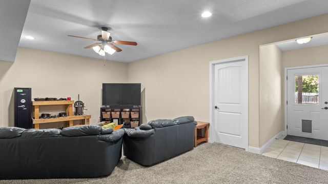 1157 S Maple Grove Avenue, Springfield, MO 65804