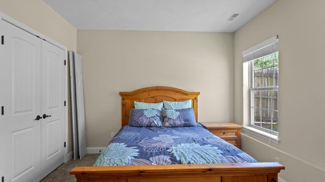 1157 S Maple Grove Avenue, Springfield, MO 65804