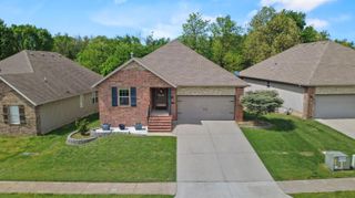 1157 S Maple Grove Avenue, Springfield, MO 65804