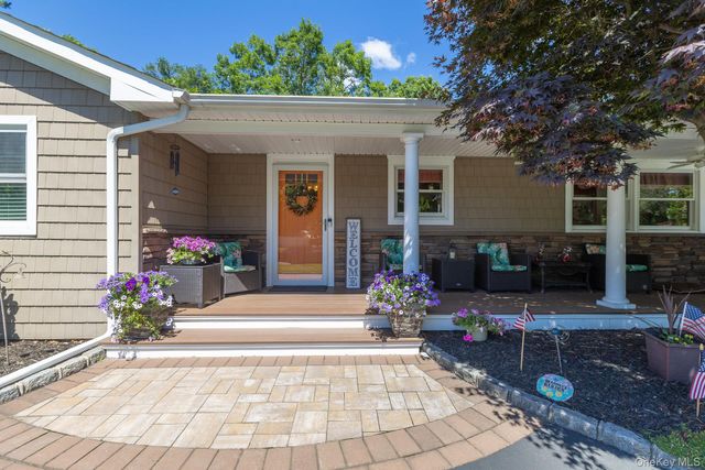 5 Jacqueline Court, Port Jefferson Station, NY 11776