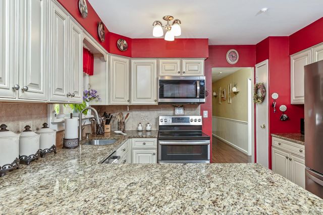 5 Jacqueline Court, Port Jefferson Station, NY 11776