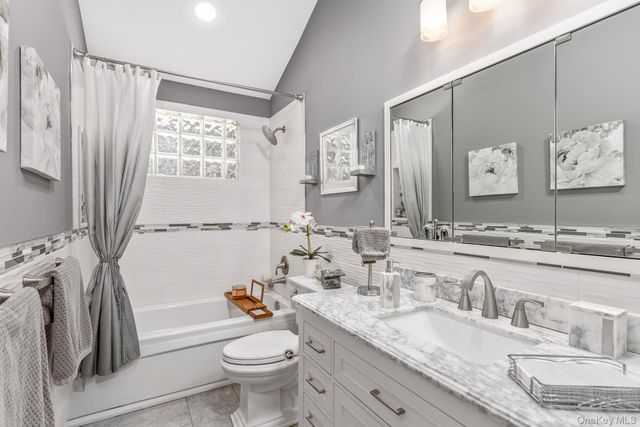 5 Jacqueline Court, Port Jefferson Station, NY 11776