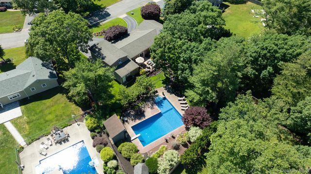 5 Jacqueline Court, Port Jefferson Station, NY 11776