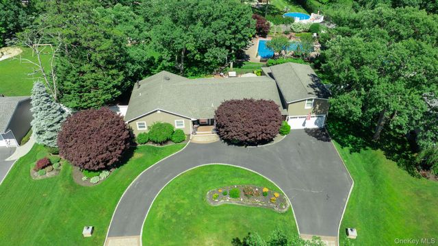 5 Jacqueline Court, Port Jefferson Station, NY 11776