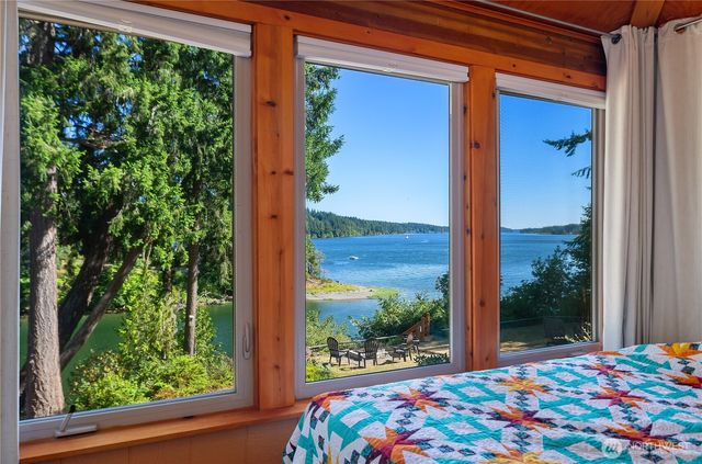 430 E Madrona Pkwy, Grapeview, WA 98546