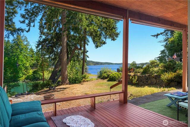 430 E Madrona Pkwy, Grapeview, WA 98546