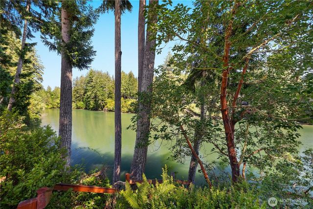 430 E Madrona Pkwy, Grapeview, WA 98546