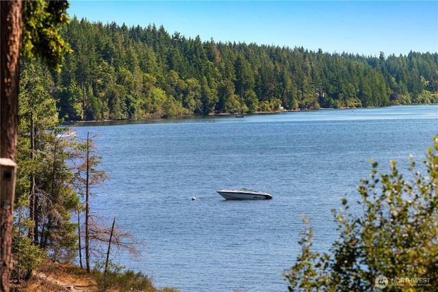 430 E Madrona Pkwy, Grapeview, WA 98546