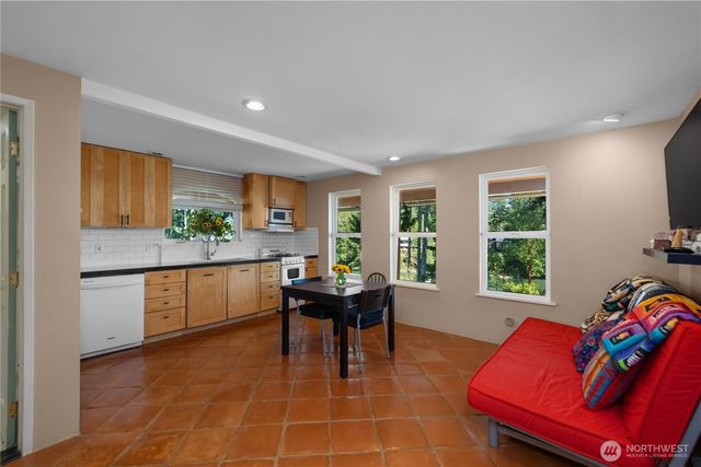 430 E Madrona Pkwy, Grapeview, WA 98546