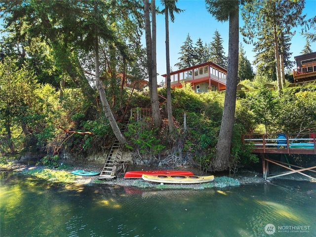 430 E Madrona Pkwy, Grapeview, WA 98546