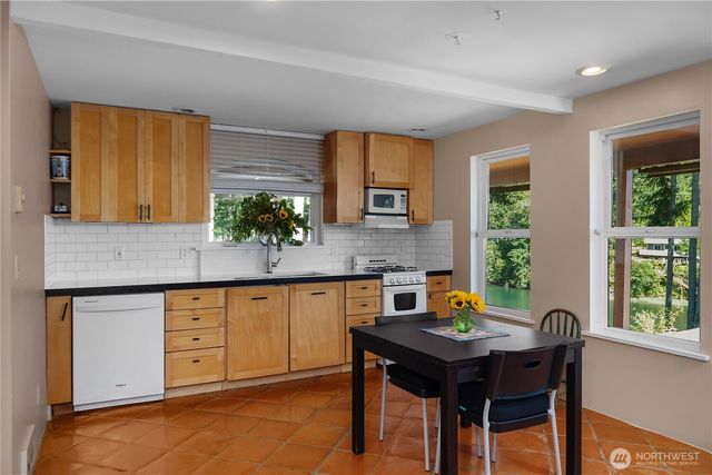 430 E Madrona Pkwy, Grapeview, WA 98546