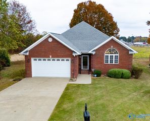 94 Village Lane, Boaz, AL 35956