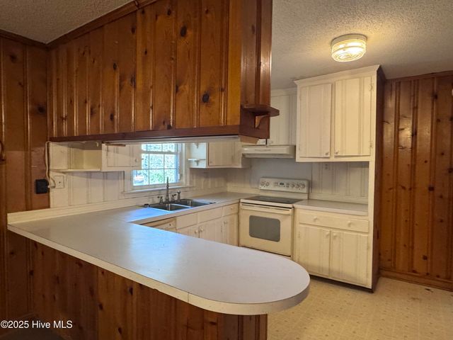 6362 Fairway Drive, Grifton, NC 28530