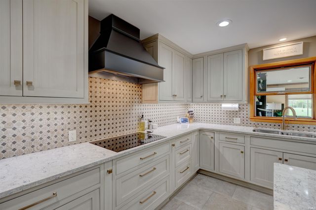 403 S Second Avenue, Holland, IN 47541