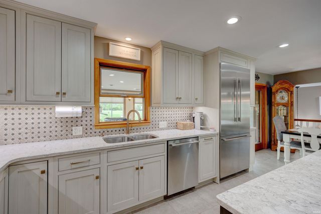403 S Second Avenue, Holland, IN 47541