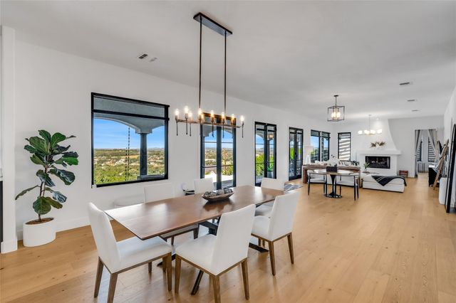 401 Rogart DR, Spicewood, TX 78669