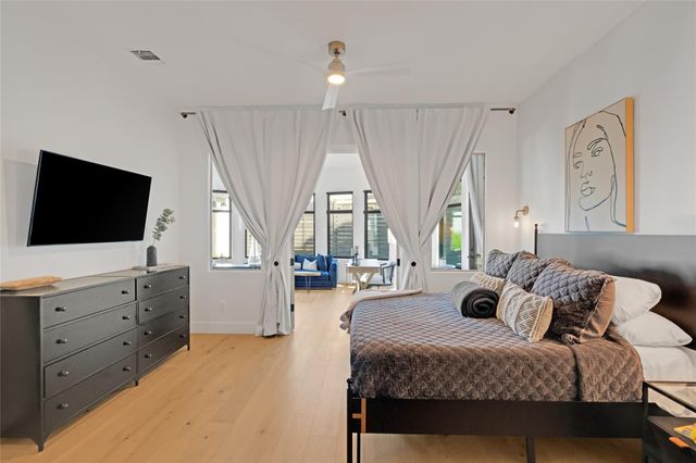 401 Rogart DR, Spicewood, TX 78669