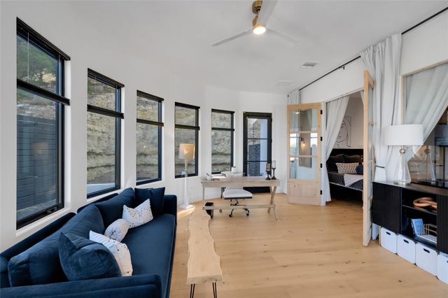 401 Rogart DR, Spicewood, TX 78669