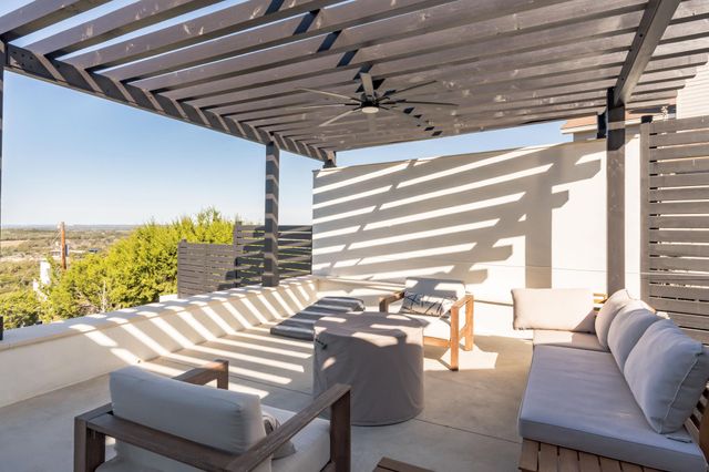 401 Rogart DR, Spicewood, TX 78669