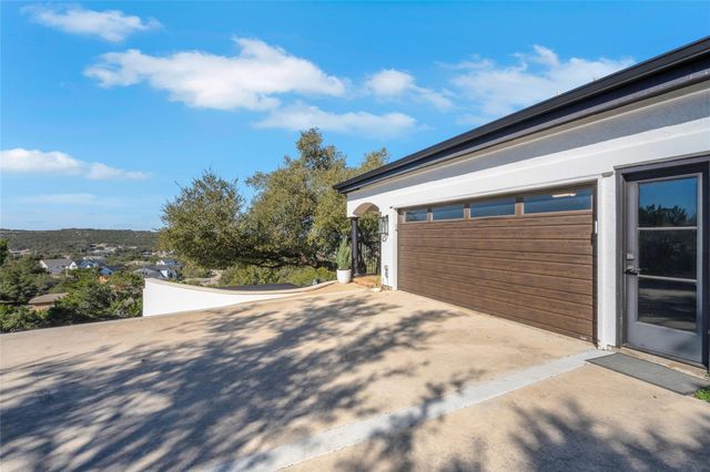 401 Rogart DR, Spicewood, TX 78669