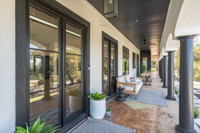 401 Rogart DR, Spicewood, TX 78669