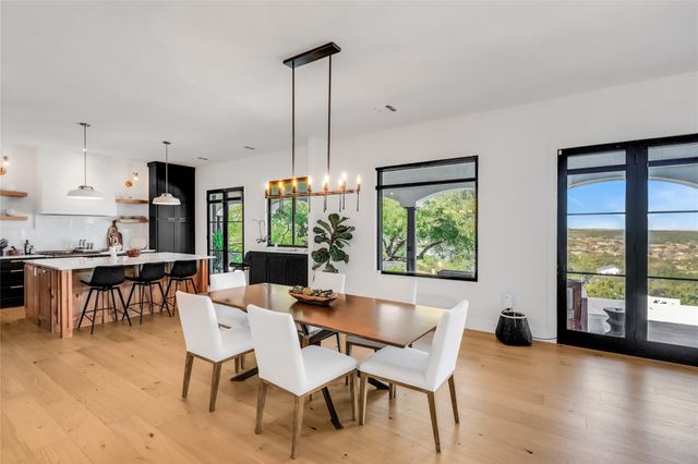 401 Rogart DR, Spicewood, TX 78669