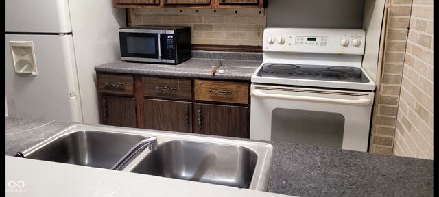 3675 Newgate Lane, Indianapolis, IN 46235